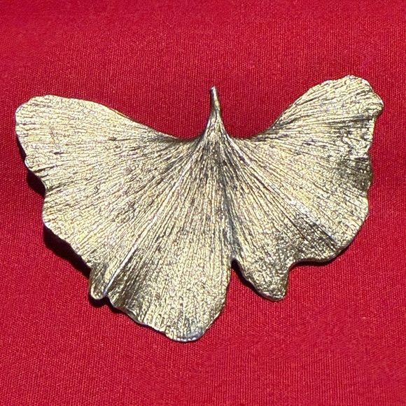 Vintage Ginkgo Biloba Leaf Brooch - Picture 4 of 4